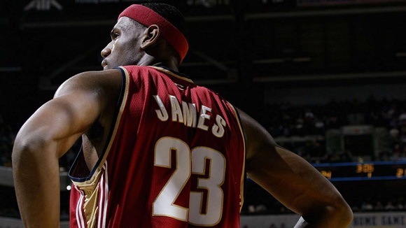 勒布朗·詹姆斯,NBA,社交媒体,转会