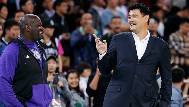 姚明携手奥尼尔艾弗森入选NBA名人堂