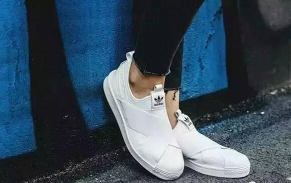 潮流,小白鞋