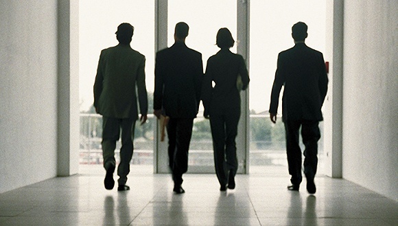 12位上市公司前高管非正常死亡报告：正处事业巅峰