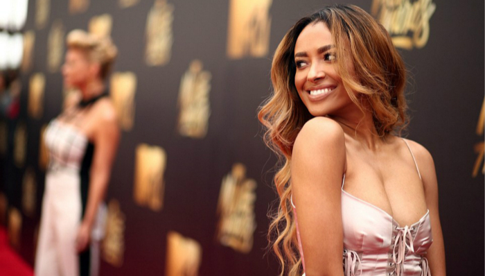 吉吉、肯达尔等众女星惊艳亮相2016MTV电影奖红毯