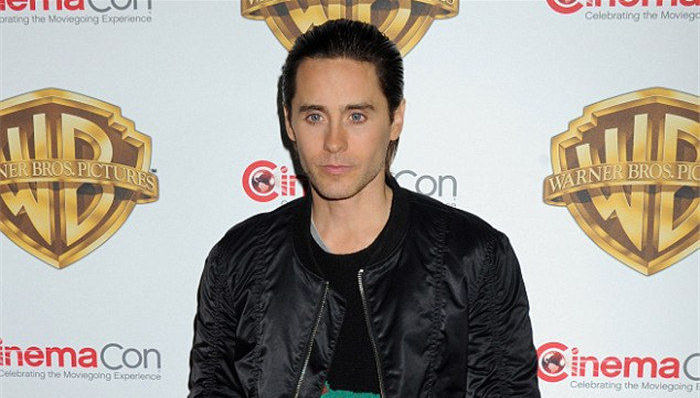 没想到你是这样的小丑！贾瑞德·莱托自曝送好友性玩具