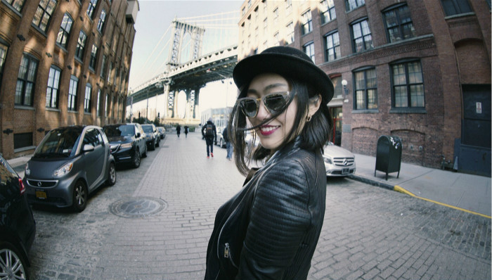 一位在纽约大都会博物馆工作的女孩和我们分享了她的衣橱