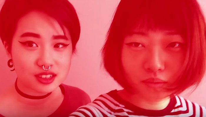 “悲伤亚洲女生俱乐部”