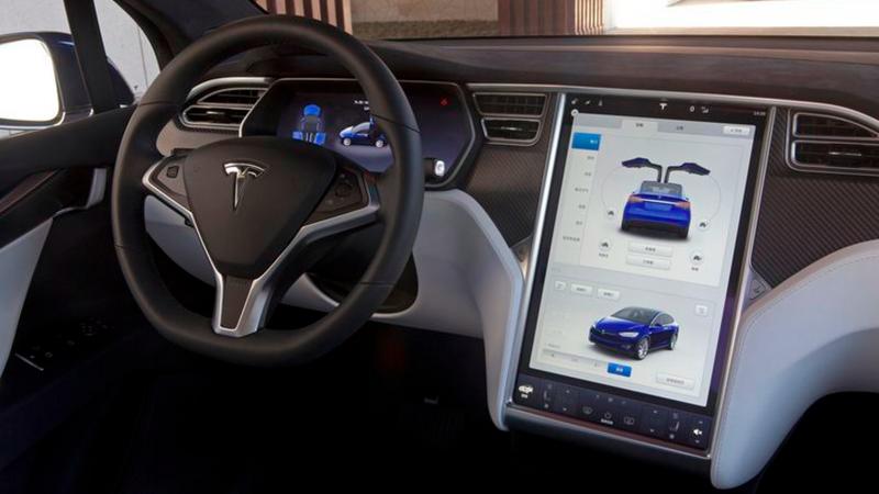 阿里巴巴的首部互联网量产车，驾驶舱和Model X有一拼