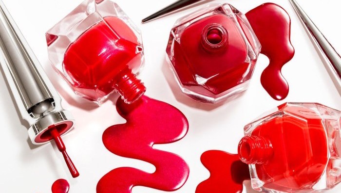 【是日美好事物】红底鞋推出新的红指甲油 匡威鞋让你的脚荧光起来