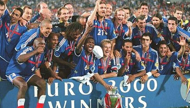 又是一年欧洲杯 但你还记得16年前封王的法国队将士吗？