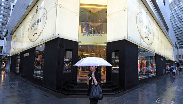 在香港关掉的奢侈品店 转战澳门重新开了出来