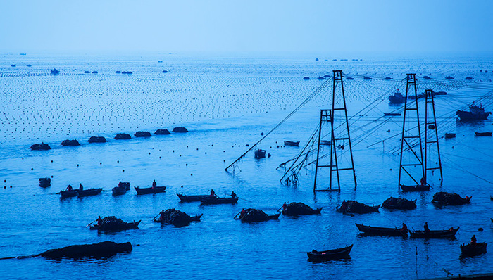 大连海域翻扣渔船未发现生命迹象