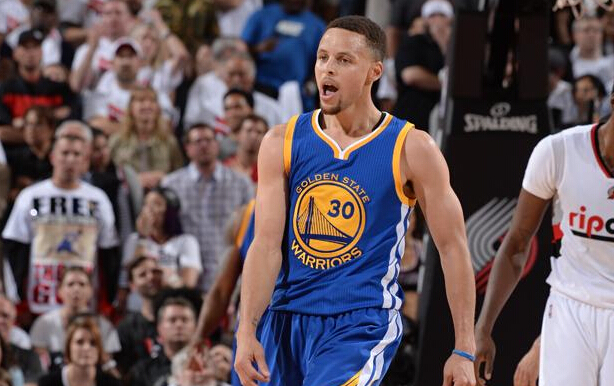 【NBA官网】加时独砍17分破纪录！复出就封神的库里助勇士夺赛点