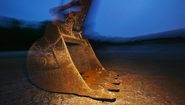 装载机,,武警,司机,击毙