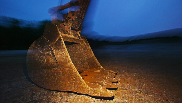 装载机,,武警,司机,击毙