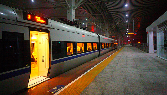 新列车运行图,上海虹桥站