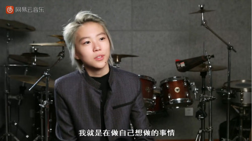 窦靖童,中山装,音乐节