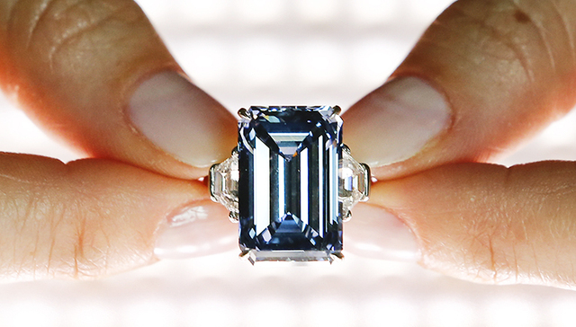 全球最大艳彩蓝钻拍卖