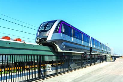 中国首列空中列车青岛下线 工程造价仅地铁1/3