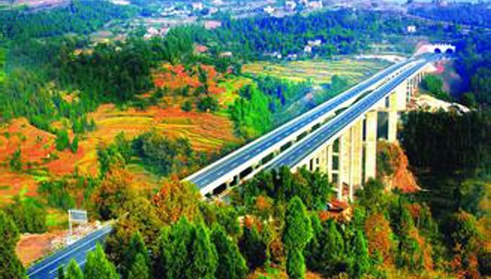 【治国理政新实践·重庆篇】重庆点“绿”成金 抒写供给侧改革绿意盎然篇