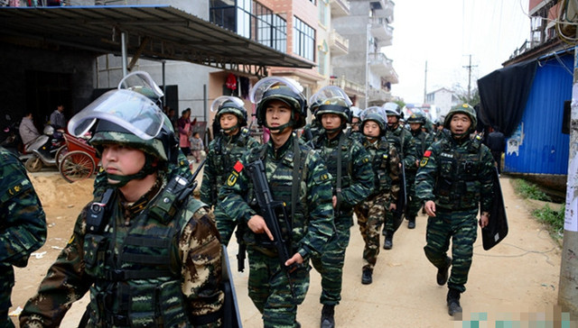 重金求子,诈骗,警方,通缉