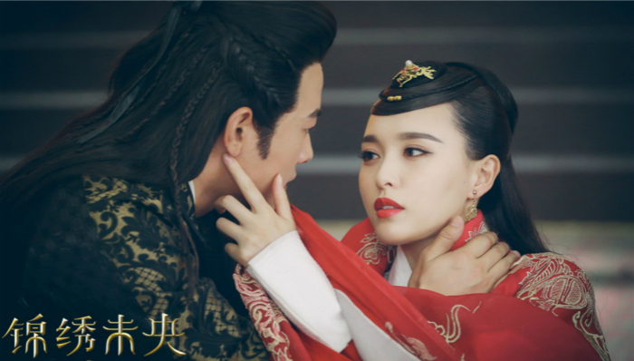 《锦绣未央》片花险象迭生 “女王”唐嫣上演霸气复仇路