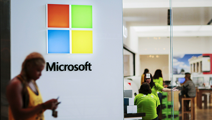 智能手机硬件业务,微软裁员