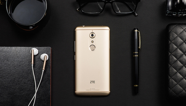 中兴发布年度旗舰AXON天机7