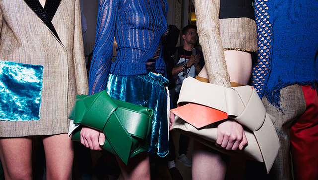 【衣帽间】要时髦不要做作 蝴蝶结的正确打开方式在这里