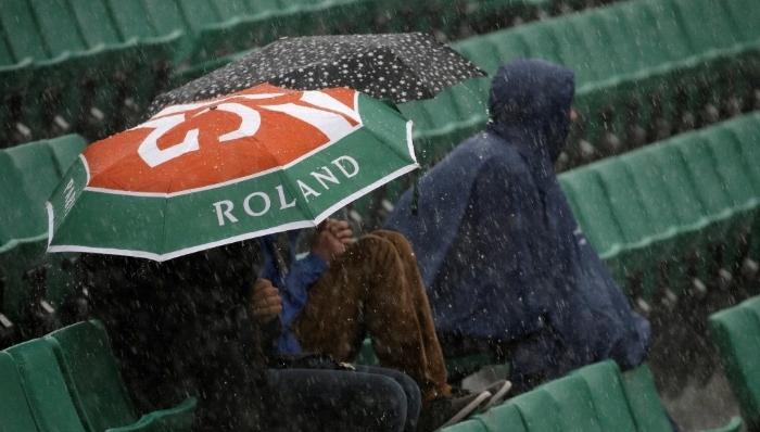 法网因雨取消全天比赛  但慢性子的法国人说四年内装不好顶棚