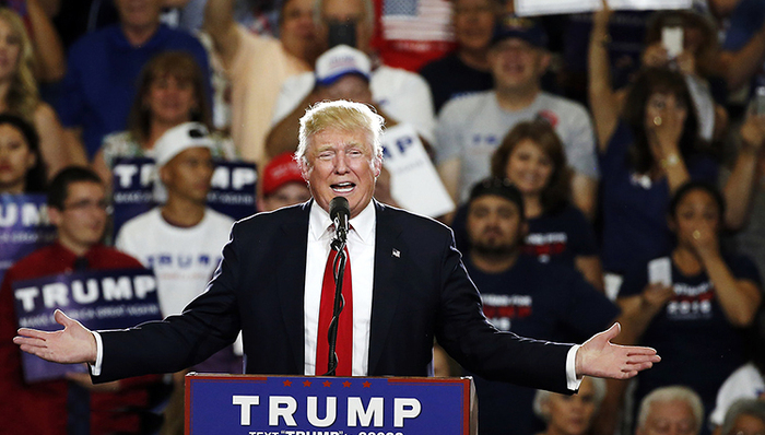 特朗普自称能吃定中国