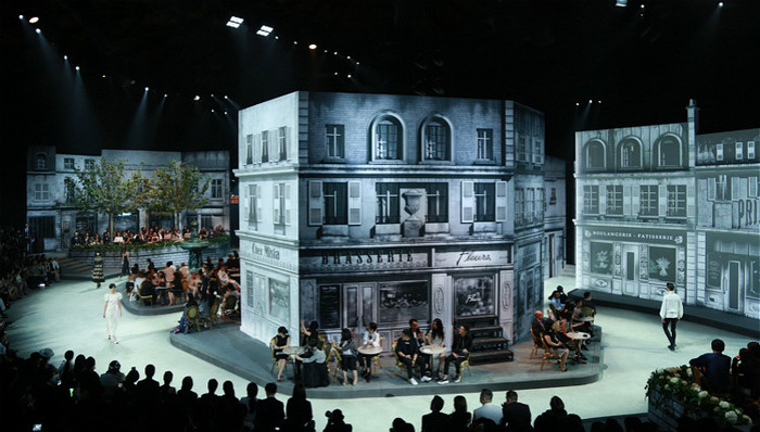 关于中国、年轻人和秀场设计 Chanel全球精品部总裁回答了我们14个问题