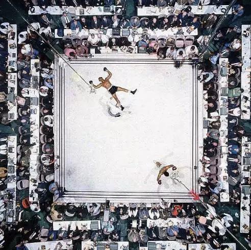 从没看过拳王阿里的比赛，我们到底在纪念他什么?