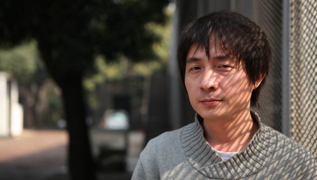 作家阿乙：读自己的作品“越读越瘆人”