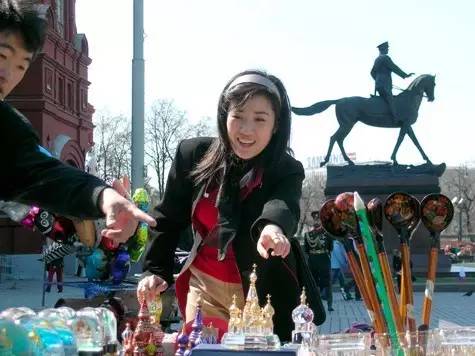 中国赴俄游客与日俱增 莫斯科警察开始学汉语