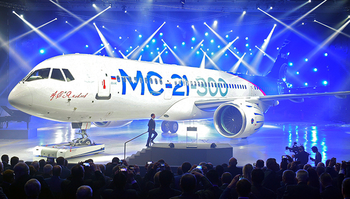 俄新飞机伊尔库特MC-21亮相