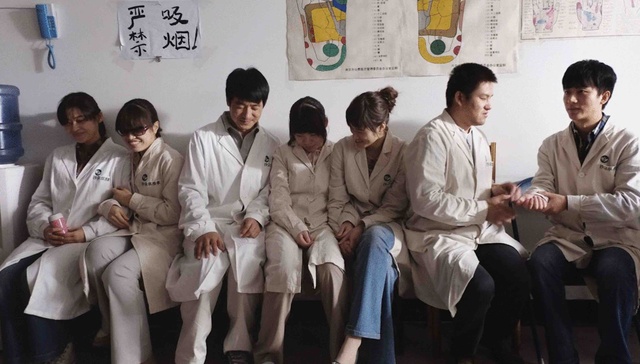 我是推拿师的手