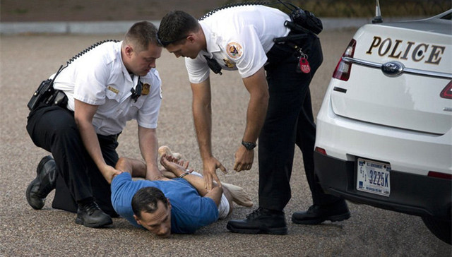 回顾 | 假如雷洋案发生在美国 哪些执法细节与我们不同？