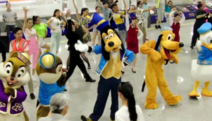 迪士尼,奇特的脑洞,快闪,创意营销