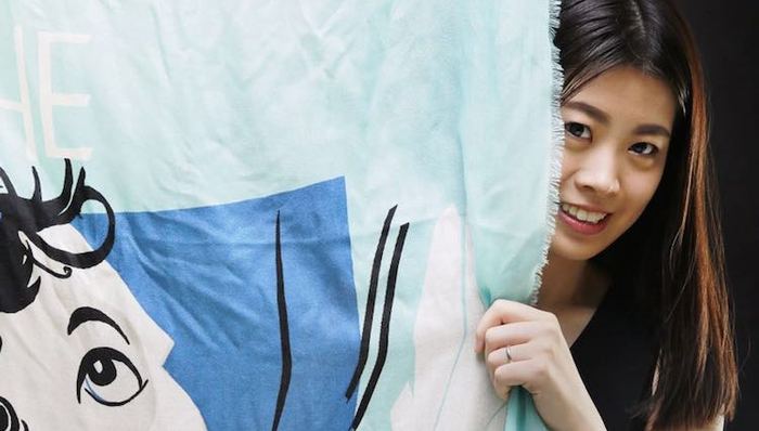 娄晓晶出书,绝望一刻卖个萌