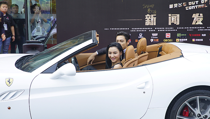 【上海电影节】张柏芝息影四年复出拍惊险动作戏 卢卡斯关心“妈妈买保险了吗”