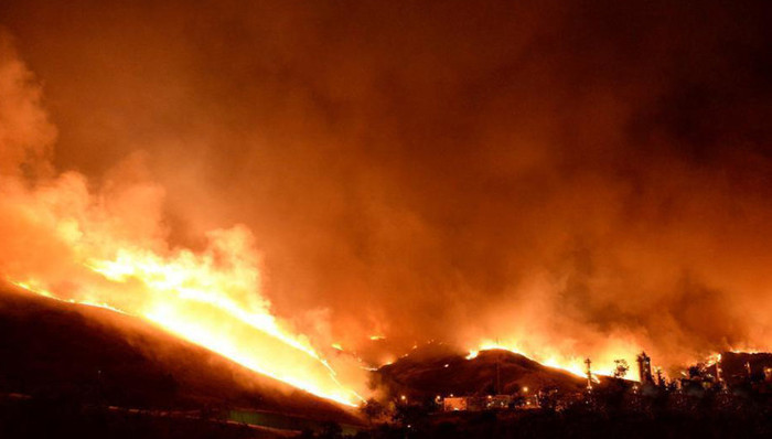 每日读报,万科,加州大火