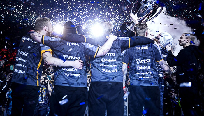 【游戏早报】V社工程师透露VR团队细节 Nintendo NX确认使用实体介质