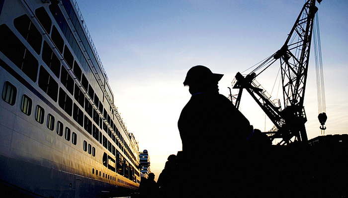 韩国三大船企重整计划遭遇员工罢工反对