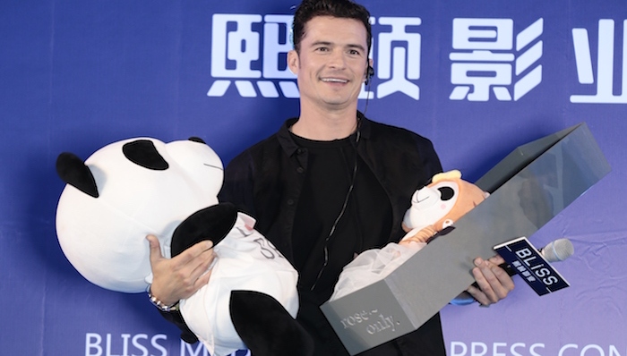 吴磊携手奥兰多·布鲁姆 “石头开花”啦