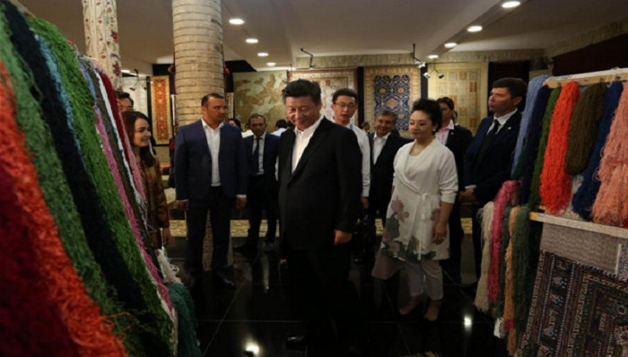 习近平参观布哈拉古城