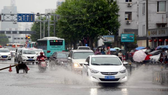 强降雨,局地冰雹,极端天气,冰雹灾害,该市,天气变化,平均降雨量,龙卷风,梅雨量,厄尔尼诺事件
