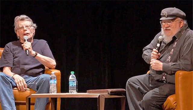乔治·马丁与史蒂芬·金探讨了控枪、邪恶以及拖稿问题