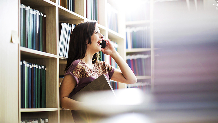 TCL发布新款手机TCL750