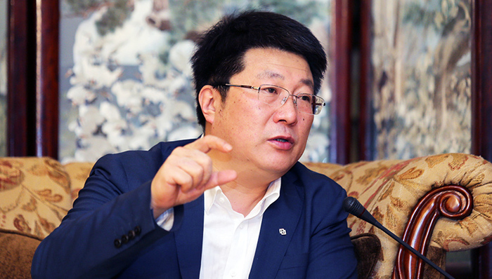 紫光叫板产业龙头