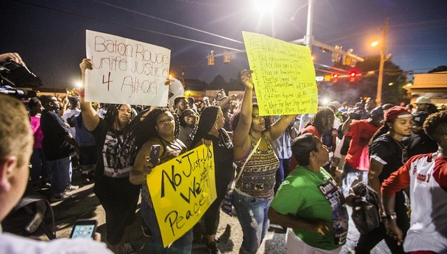 两天之内连发两起警察打死黑人案 奥巴马称美国“问题严重”