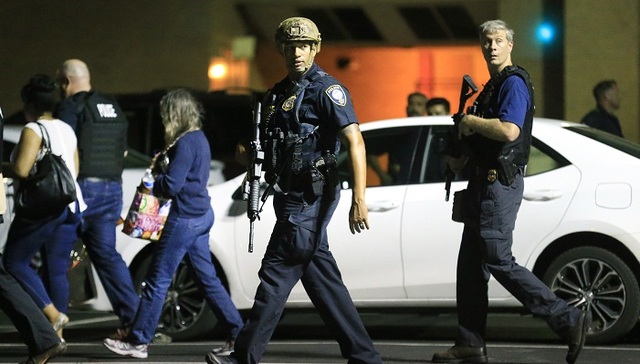 美国执法队伍遭遇911以来最严重伤亡 谁伏击了达拉斯警察？