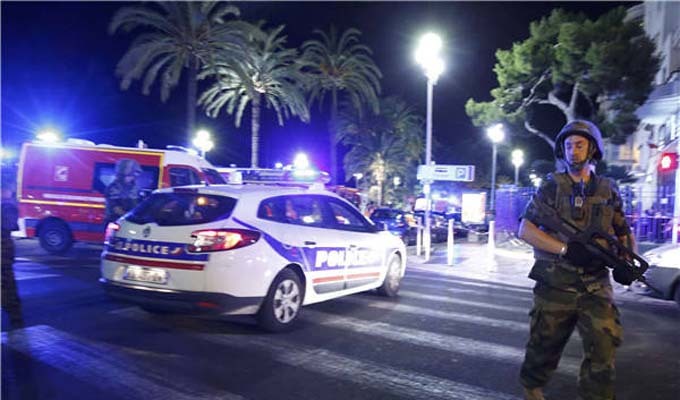 习近平,慰问电,法国总统,奥朗德,恐怖袭击,恐怖主义,,,尼斯,反恐合作,点击查看